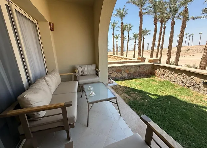 Charming 2 Bedroom 300 M From Corral Reef