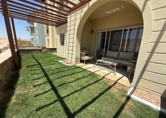 Charming 2 Bedroom 300 M From Corral Reef *