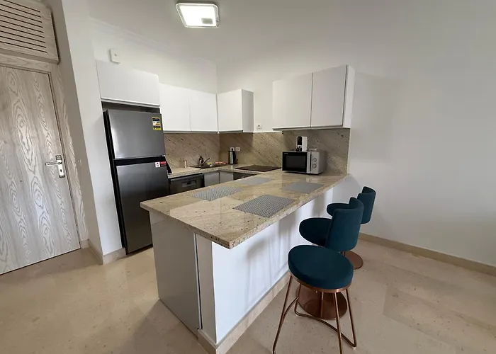 Charming 2 Bedroom 300 M From Corral Reef *
